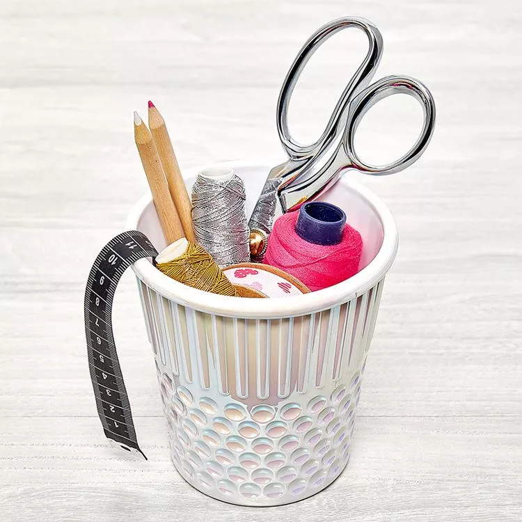 4911 Thimble Craft Container