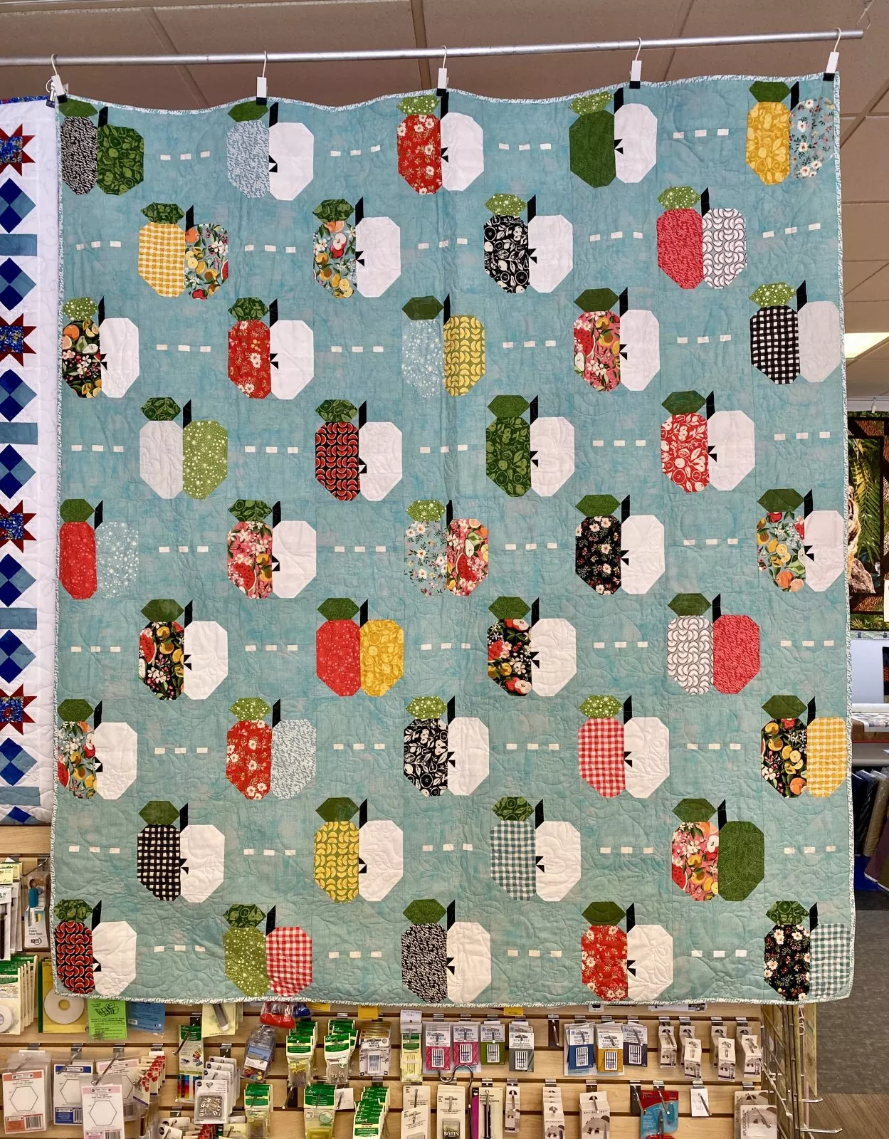 Apple Dandy Quilt Kit Fruit Loop 72x81